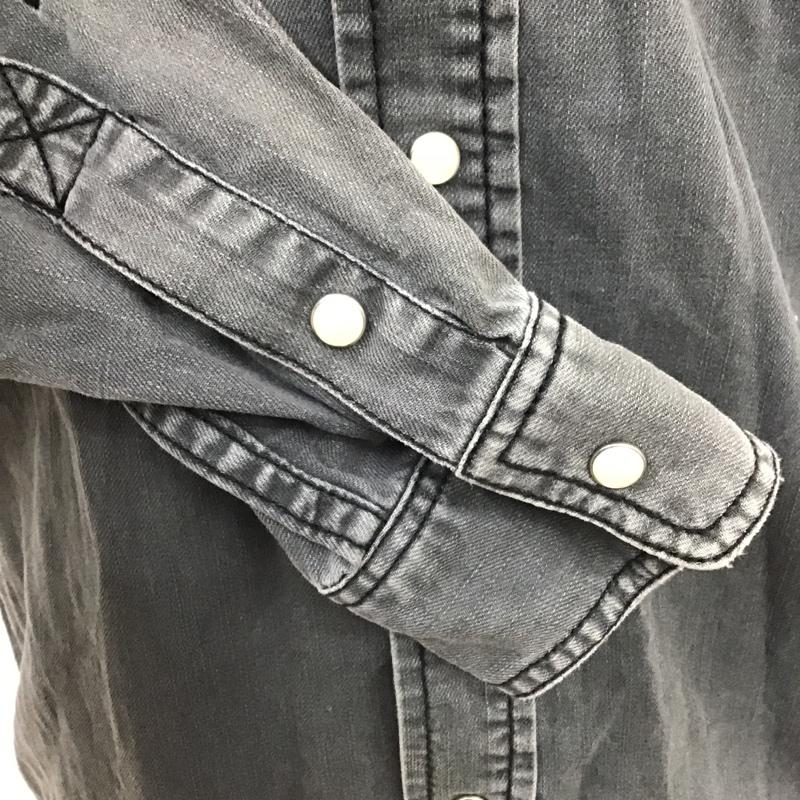 チープマンデイ CHEAP MONDAY シャツ、ブラウス 長袖 長袖シャツ カラーシャツ ポケットシャツ ダメージ加工シャツ S ロゴ、文字 灰 / グレー /  メンズ USED 古着 中古 10104452