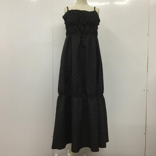ナイスクラップ NICE CLAUP ワンピース ロングスカート 0132090260 シャーリングキャミワンピース ノースリーブキャミワンピース ロングワンピース FREE 無地 黒 / ブラック /  レディース USED 古着 中古 10105175