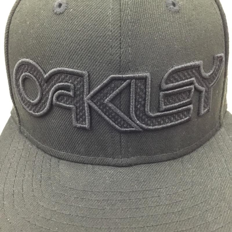 オークリー OAKLEY 帽子 キャップ NEW ERA スナップバック ロゴ、文字 黒 / ブラック /  メンズ USED 古着 中古 10105307