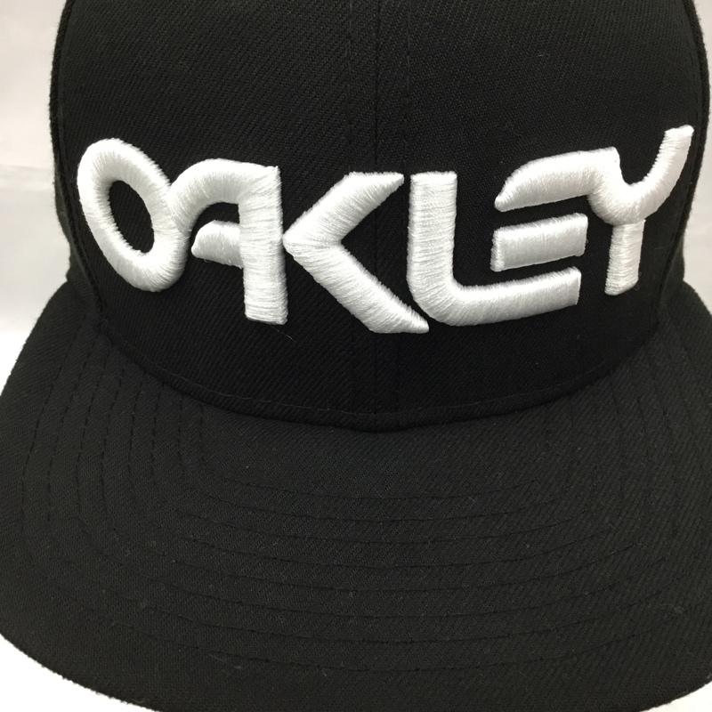 オークリー OAKLEY 帽子 キャップ NEW ERA スナップバック ロゴ、文字 黒 / ブラック /  メンズ USED 古着 中古 10105309