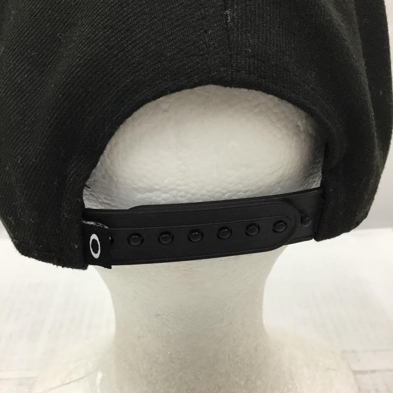 オークリー OAKLEY 帽子 キャップ NEW ERA スナップバック ロゴ、文字 黒 / ブラック /  メンズ USED 古着 中古 10105309