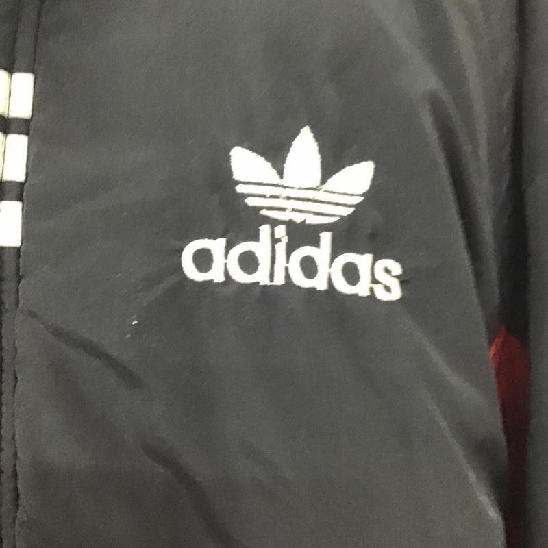 アディダス adidas ジャケット、上着 ジャンパー、ブルゾン ジップアップジャケット ジャンパー ジャケット カジュアルジャケット アウター L ロゴ、文字 黒 / ブラック / X 赤 / レッド /  メンズ USED 古着 中古 10105422