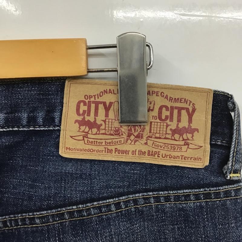 アベイシングエイプ A BATHING APE パンツ デニム、ジーンズ ジーパン 日本製 M 無地 青 / ブルー /  メンズ USED 古着 中古 10105477